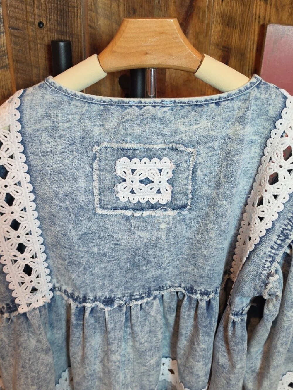 227p POL Light Wash Denim-Effect Tunic with White Lace Trim - Picture 8 of 11